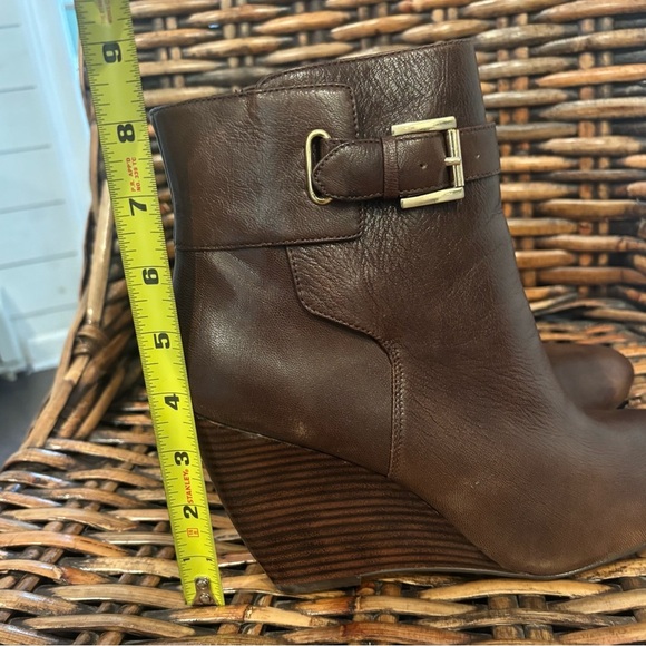 Nine West Brown Leather Heeled Boots in size 11. Great condition ! - Picture 6 of 11